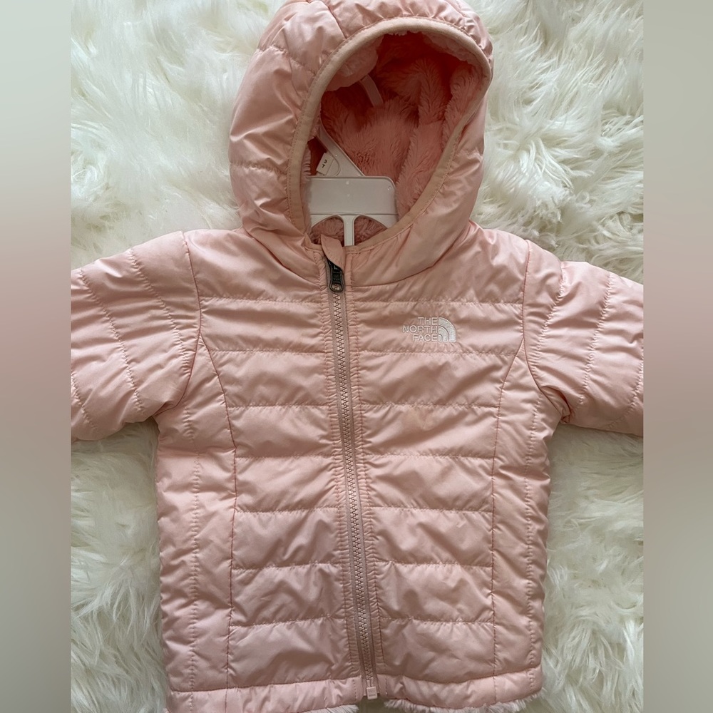 Slightly used Northface reversible jacket. 3t